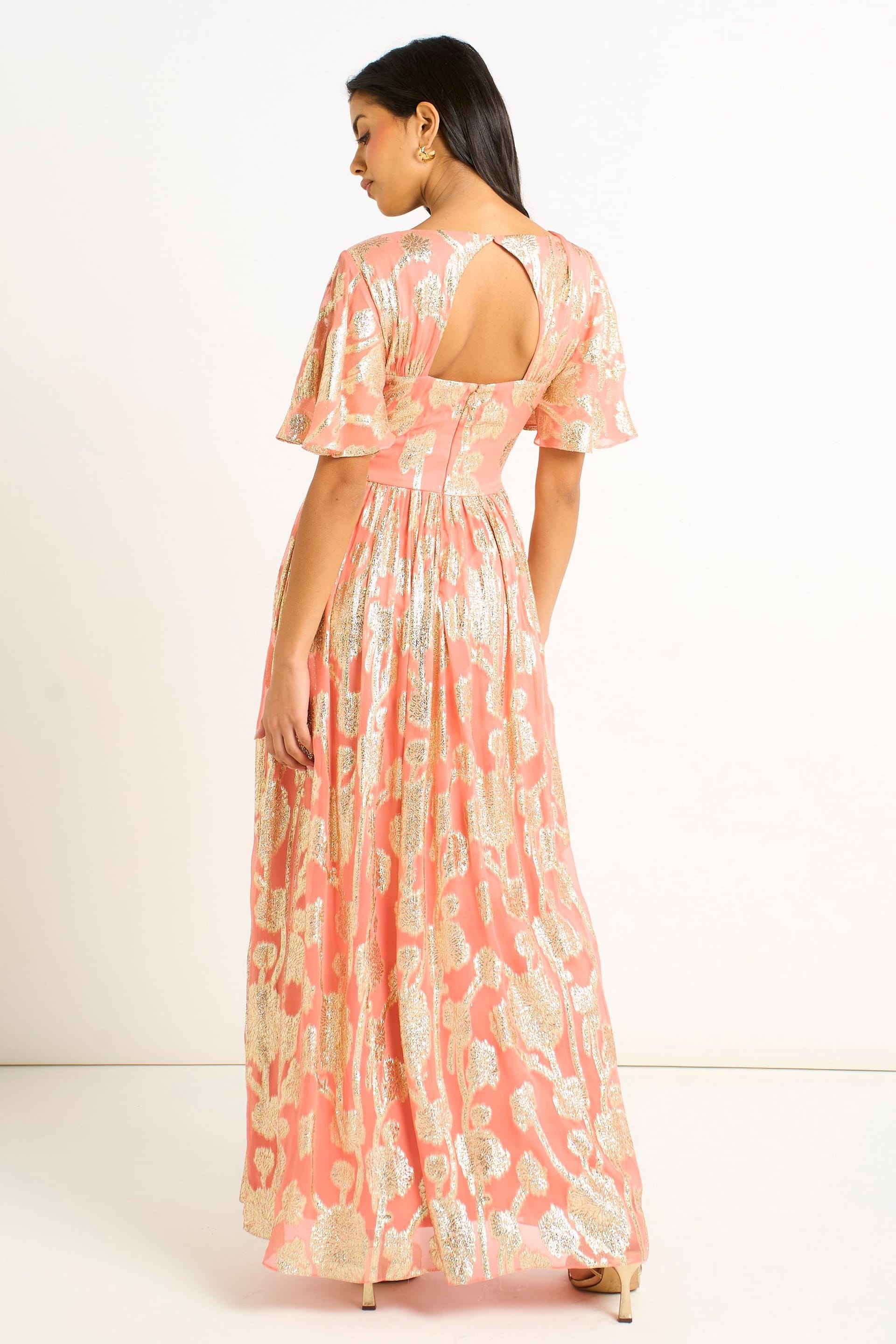 Gini London Gini London Women's Pink Metallic Jacquard Flutter Sleeves Floral Maxi Dress in Light Pink - 4