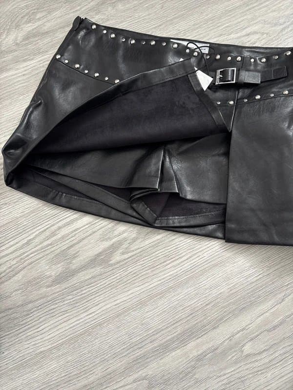 Bershka Bershka Black leather skort