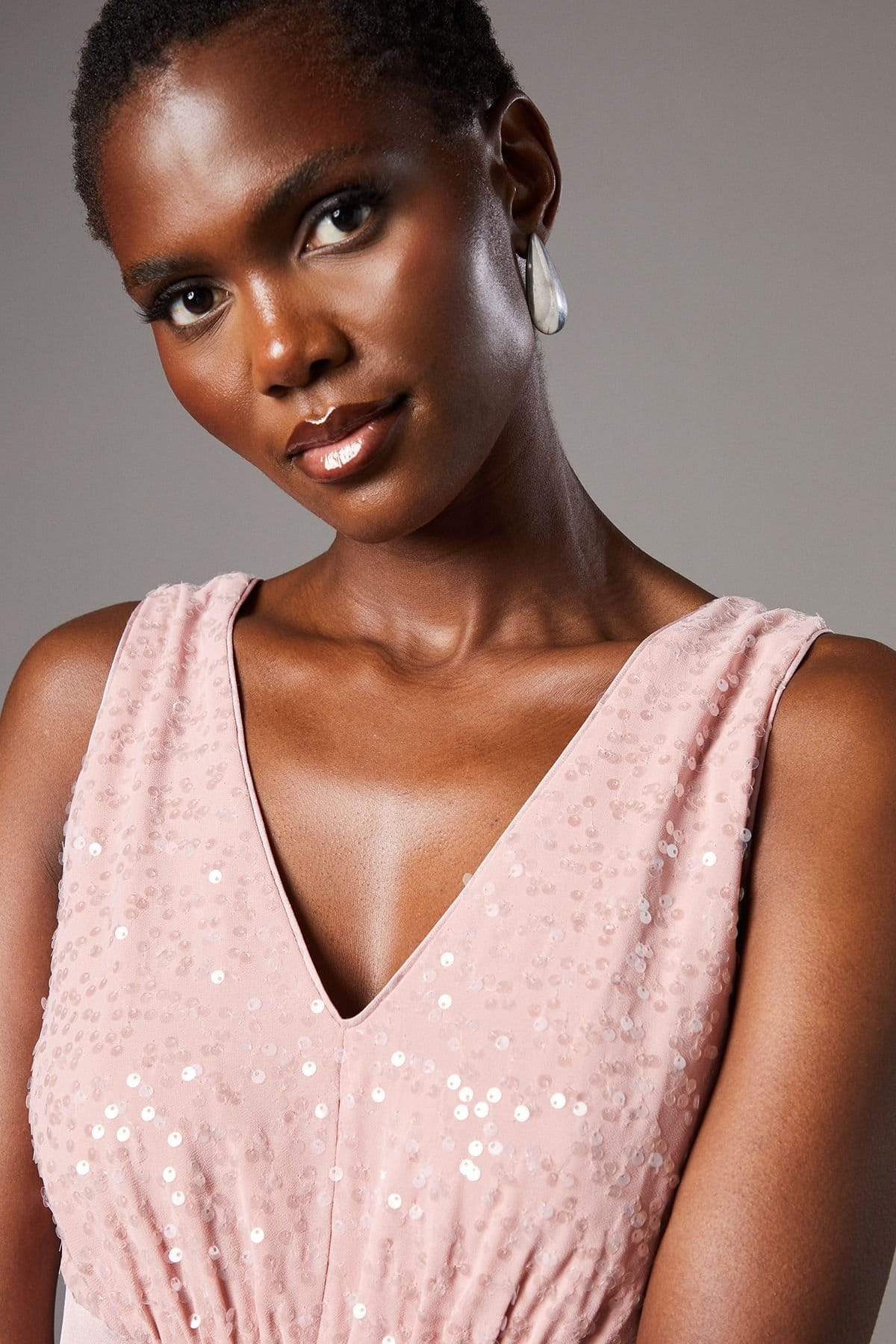 Coast Coast Women's Sequin Tiered Midi Dress in Nude - 4