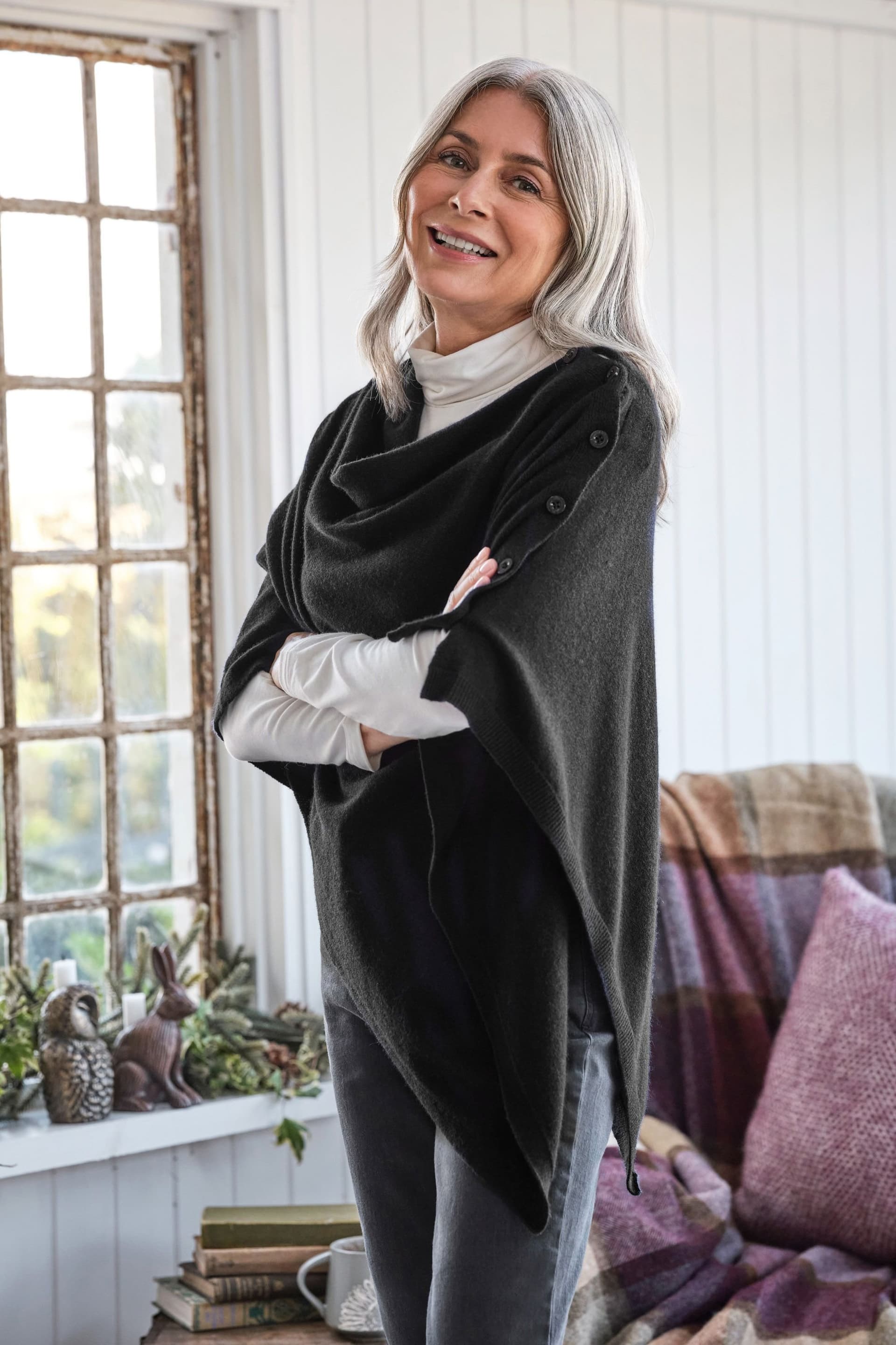 WoolOvers WoolOvers Women's Cashmere Merino Blend Button Poncho in Black