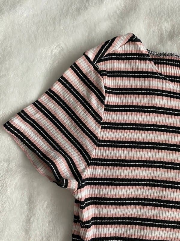 H&M SALE H&M ribbed cropped t shirt size medium