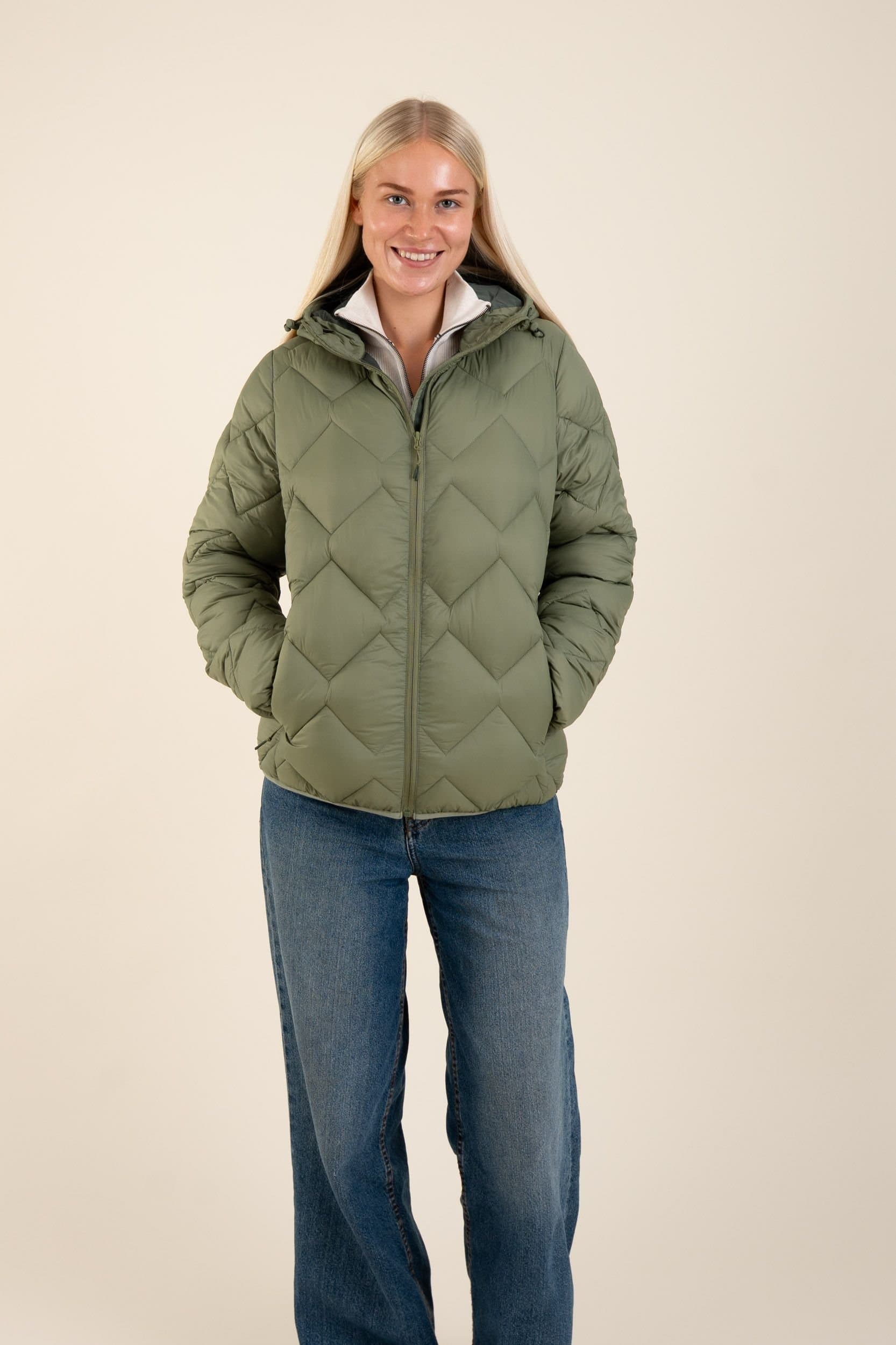D2C D2C Women's Diamond Quilted Jacket in Green