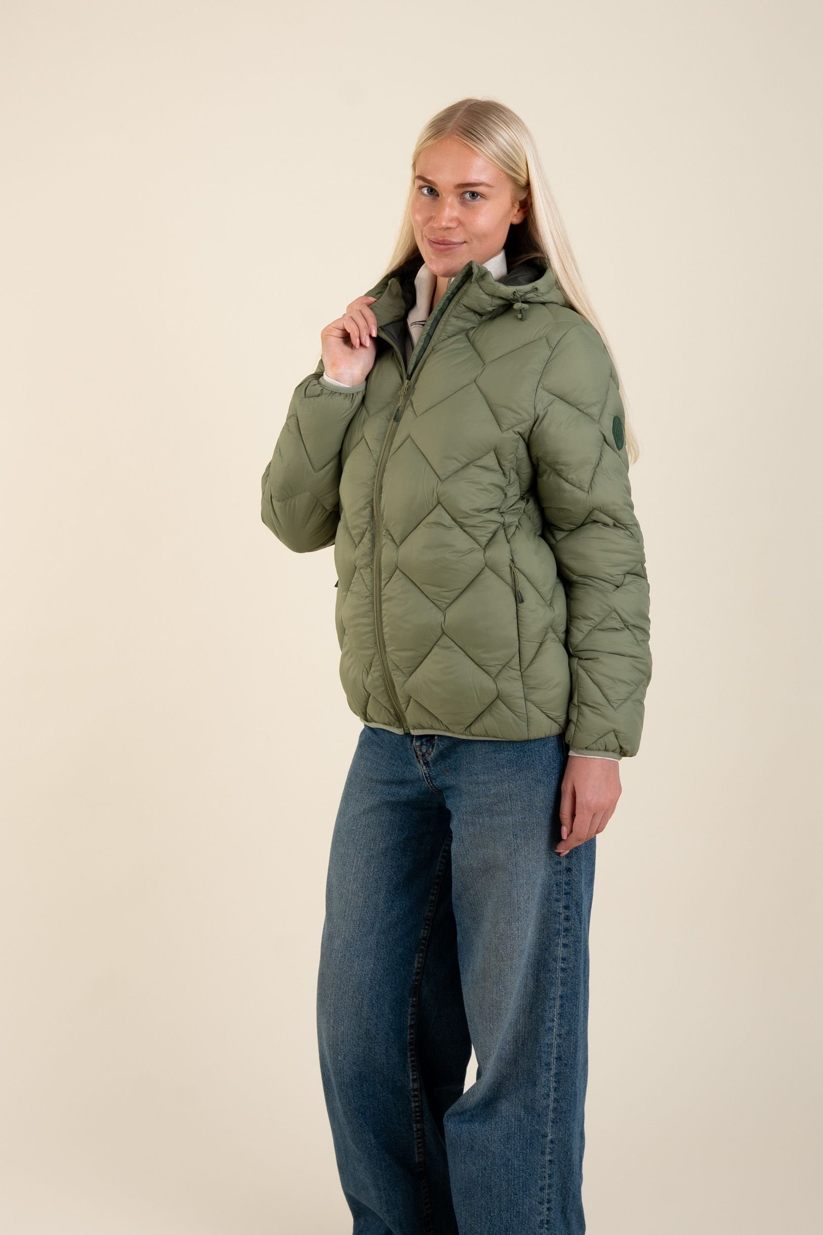D2C D2C Women's Diamond Quilted Jacket in Green - 2