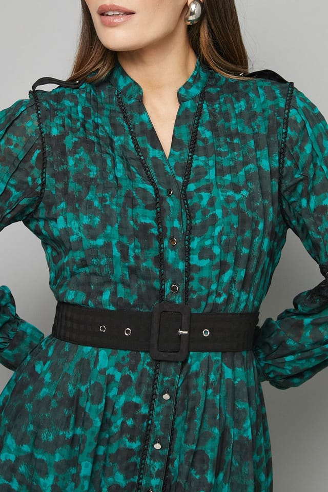 Wallis Wallis Women's Leopard Print Button Midi Dress in Emerald - 2