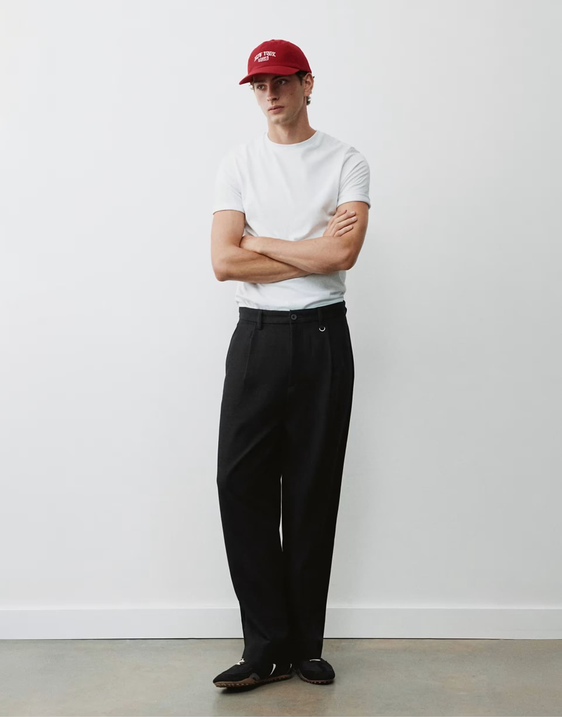 ASOS Pull&Bear Tailored darted trousers in black