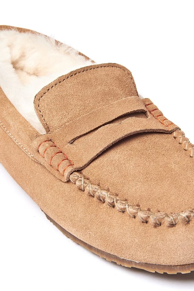 Moshulu Moshulu Women's 'Jocund' Suede Moccasin Slippers in Tan - 3