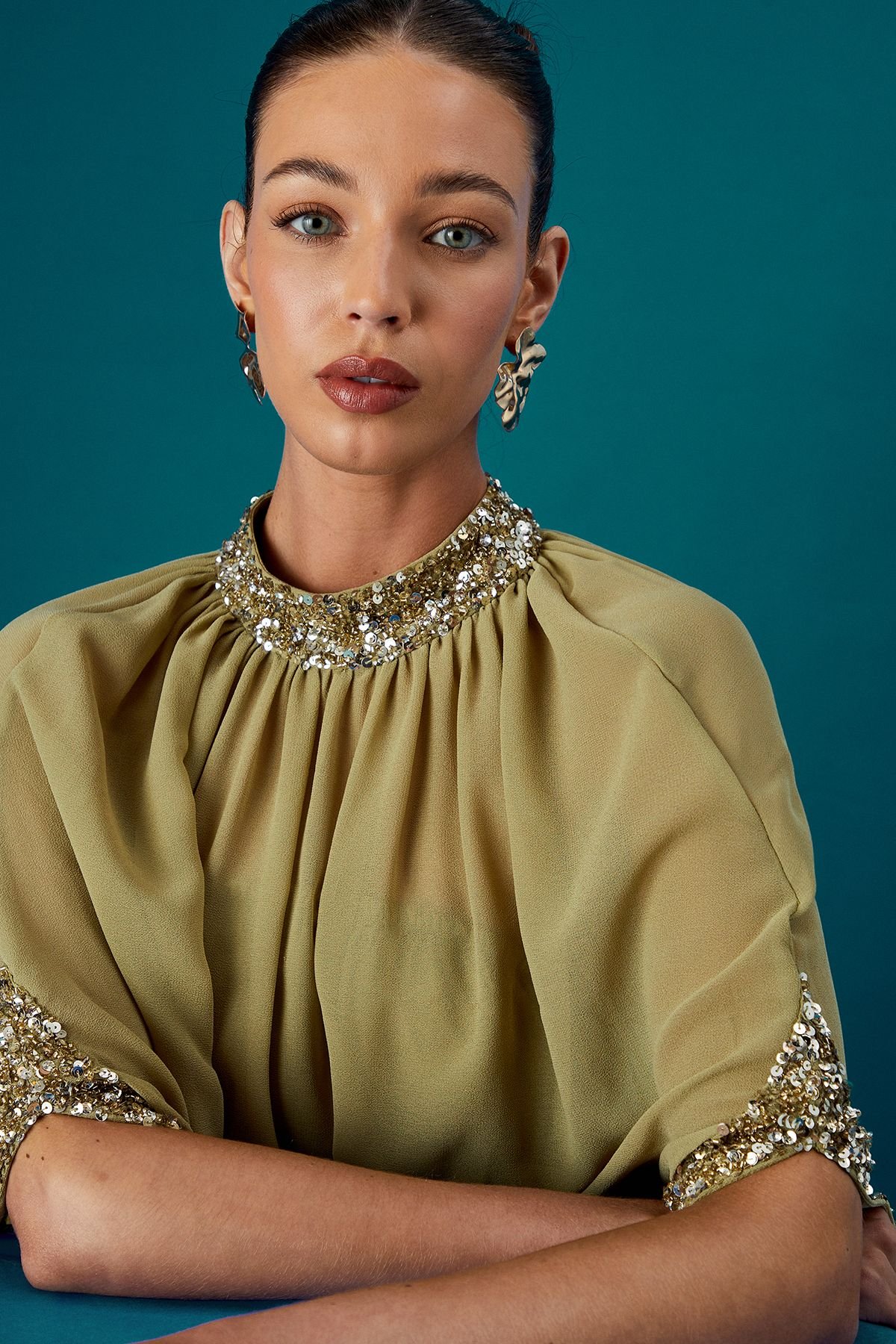 Coast Coast Women's Muse Chiffon Cape Dress in Chartreuse - 4