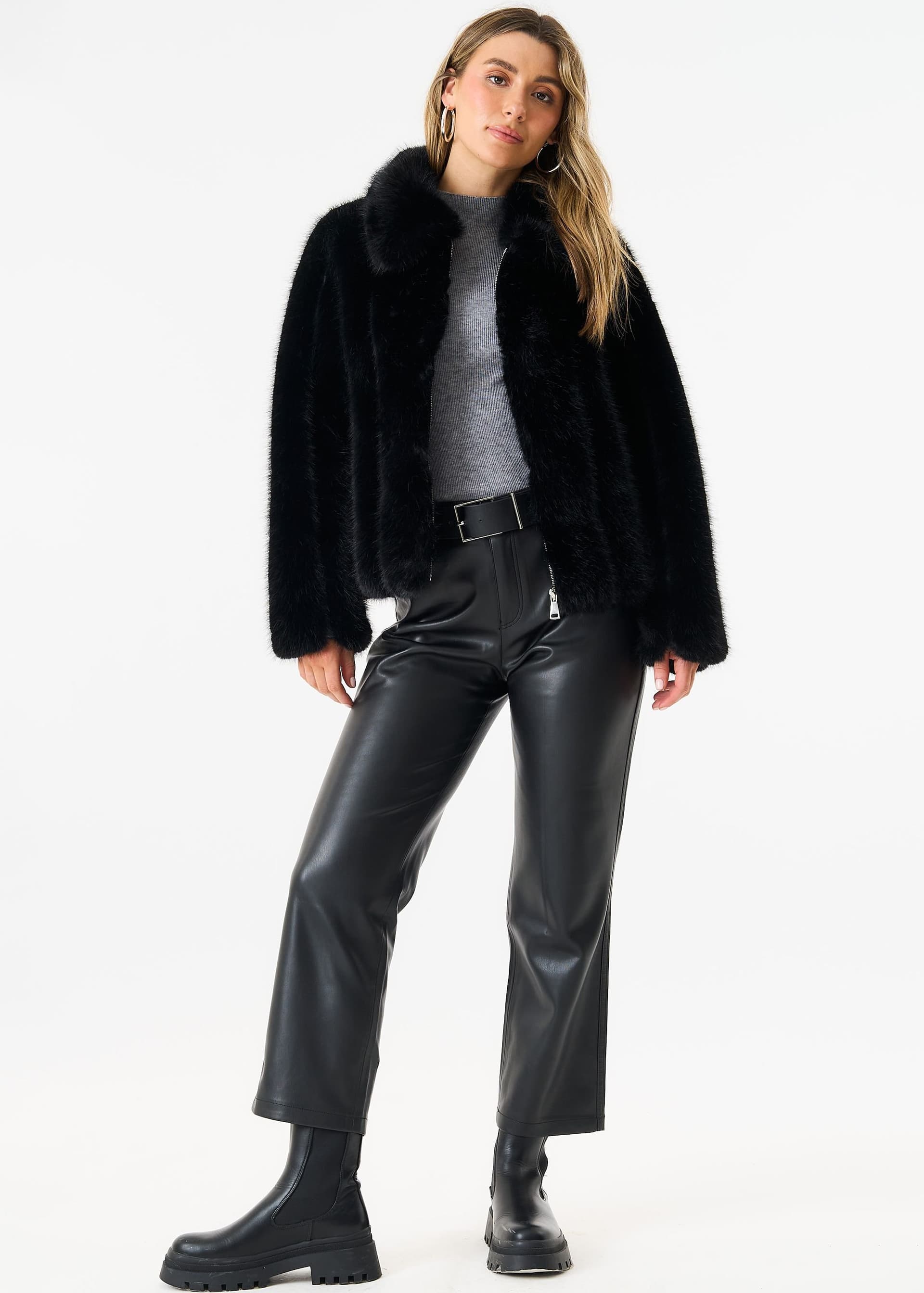Gini London Gini London Women's Black Zip Front Faux Fur Short Jacket