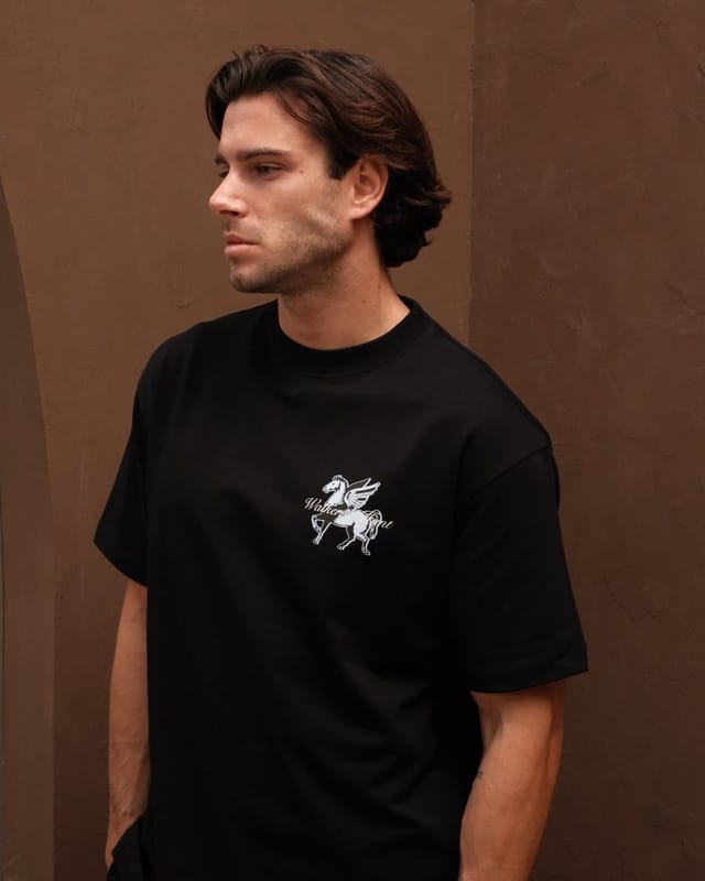 Walker & Hunt Walker & Hunt Men's Pegasus' Tee in Black - 2