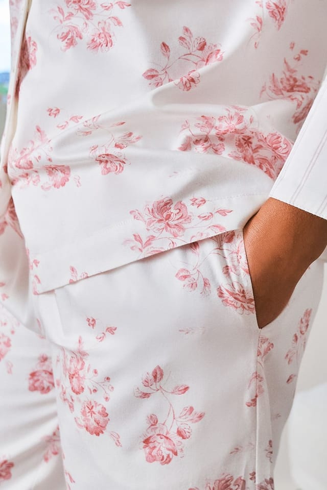 Christy CHRISTY Women's 'Roses' Floral Cotton Sateen Pyjama Set in Pink - 3
