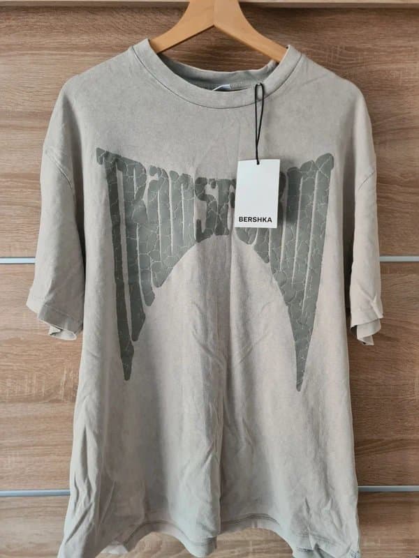 Bershka Bershka relaxing fit printed t-shirt in multi L size