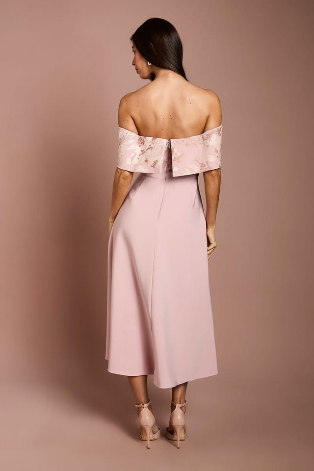 Coast Coast Women's Pleated V Neck Jacquard Bodice Crepe Skirt Midi Dress in Blush - 3