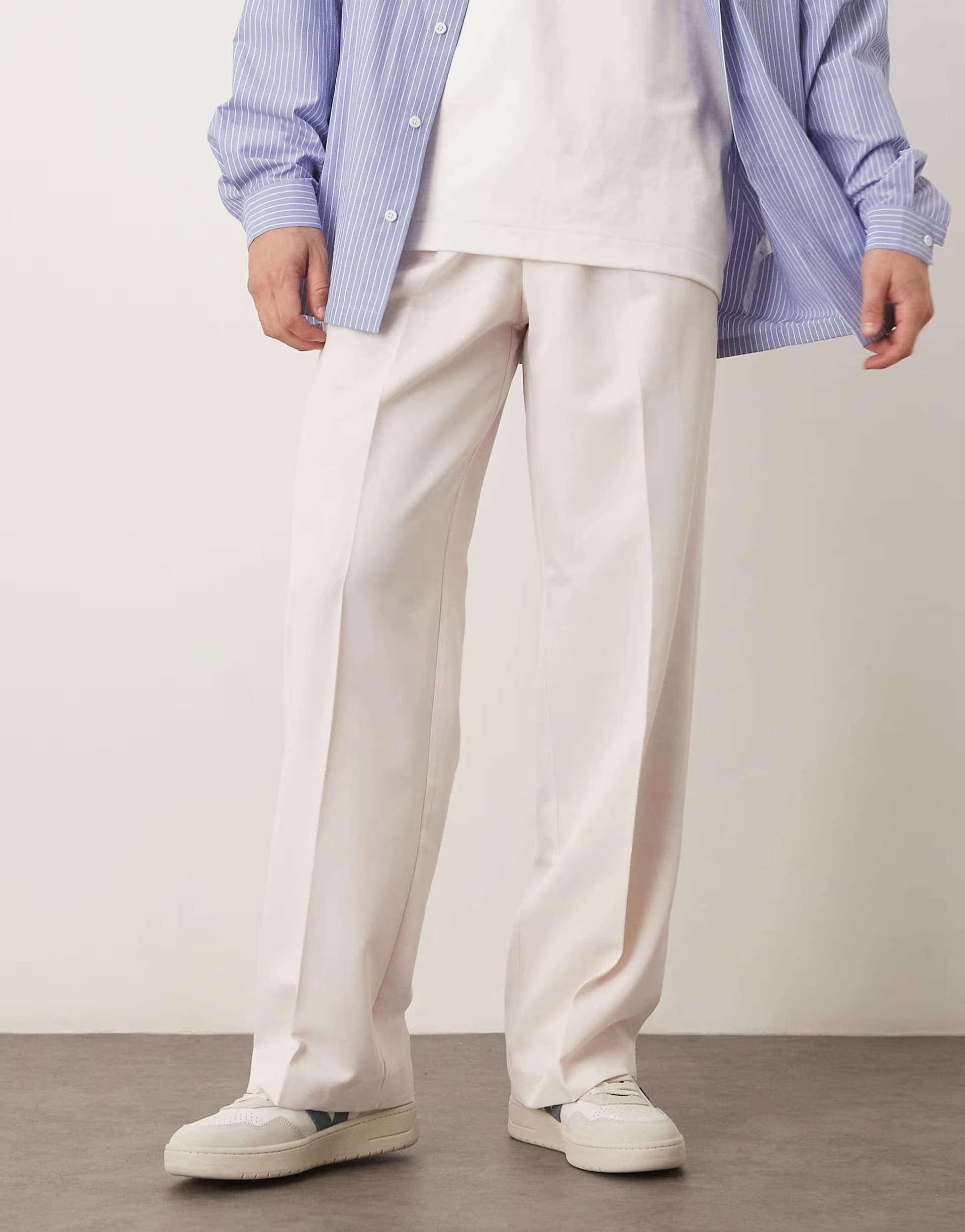ASOS ASOS DESIGN smart pleated wide leg trousers and double belt loops in white