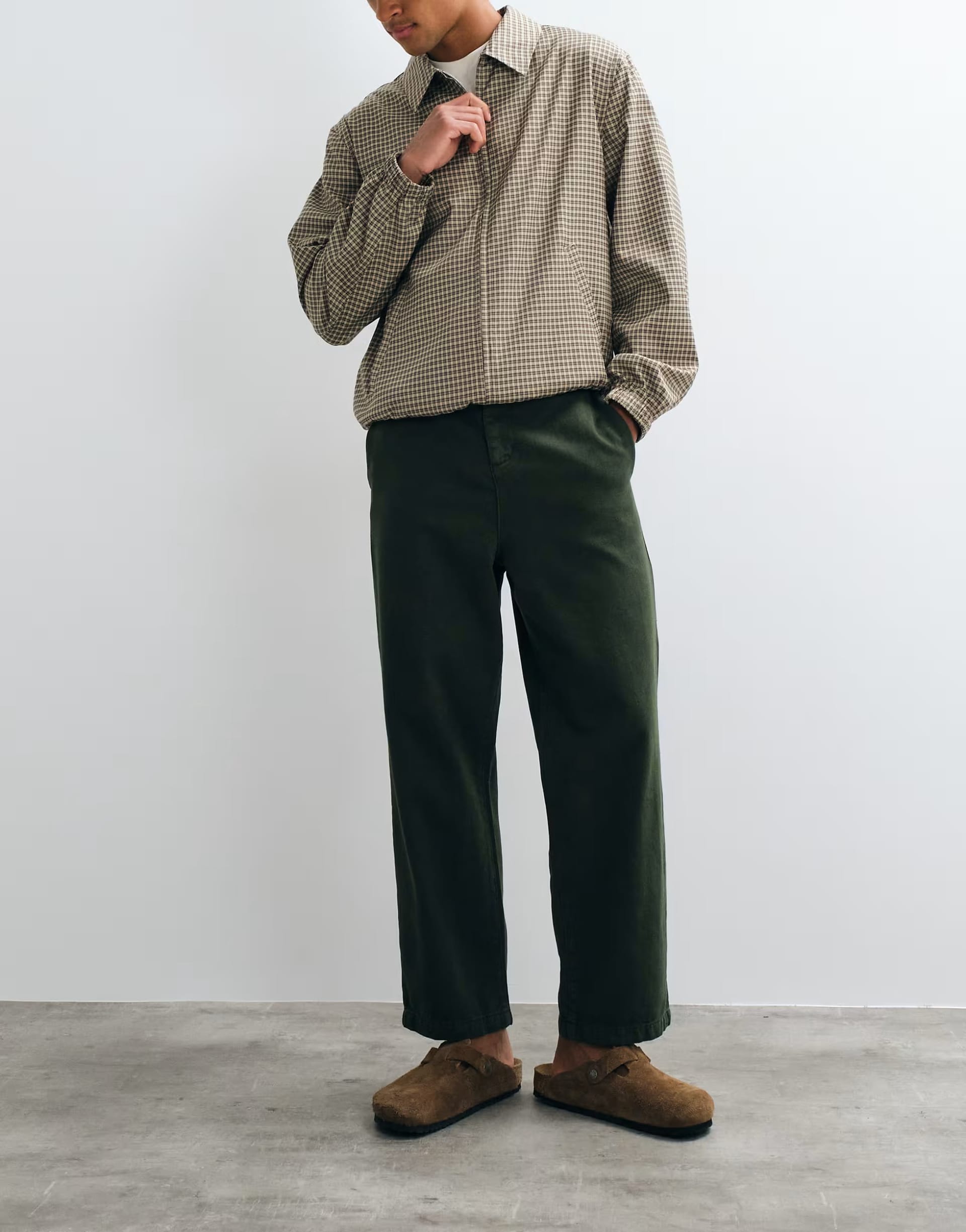 ASOS DESIGN Dark Khaki Relaxed Tapered Trouser