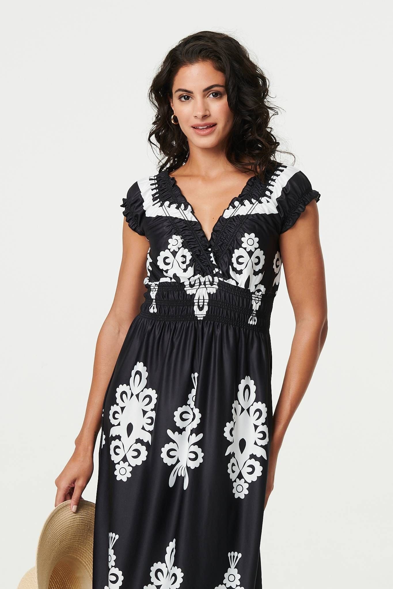 Izabel London Izabel London Women's Ikat Print Ruched Cap Sleeve Maxi Dress in Black - 4