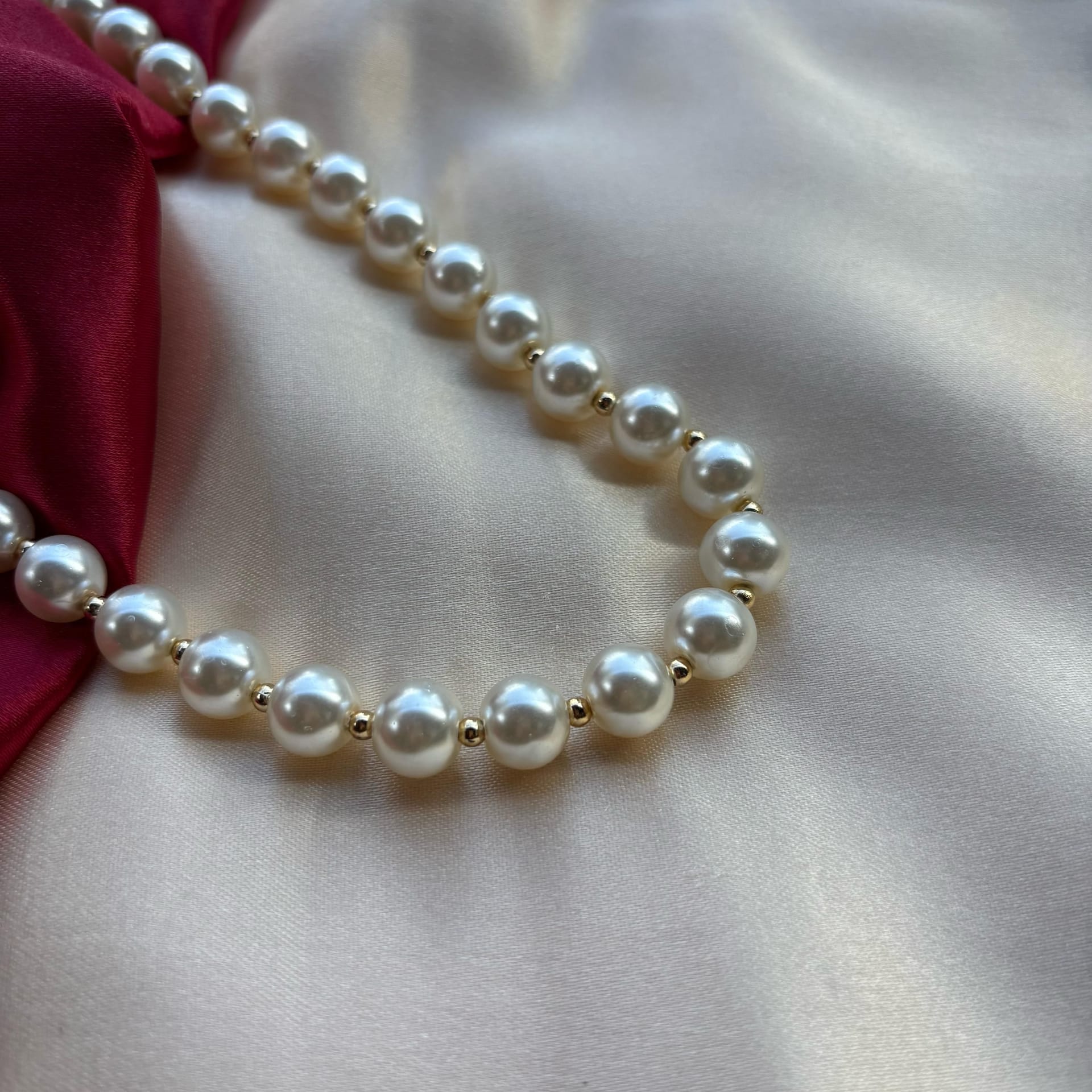 The Colourful Aura The Colourful Aura Women's Large Ivory Lightweight White Round Pearl Bridesmaid Statement Choker Necklace - 4