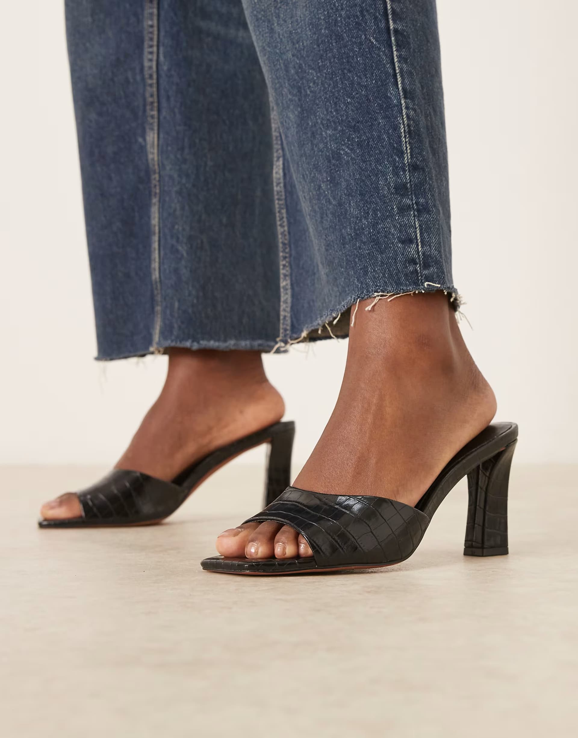 ASOS ASOS DESIGN Harp mid heel mules in black