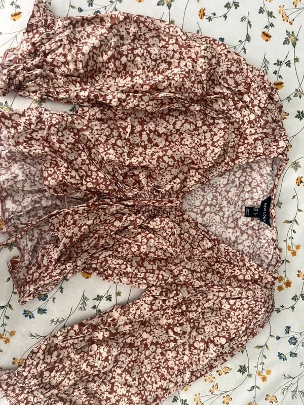 New Look Brown flowery crop top new look