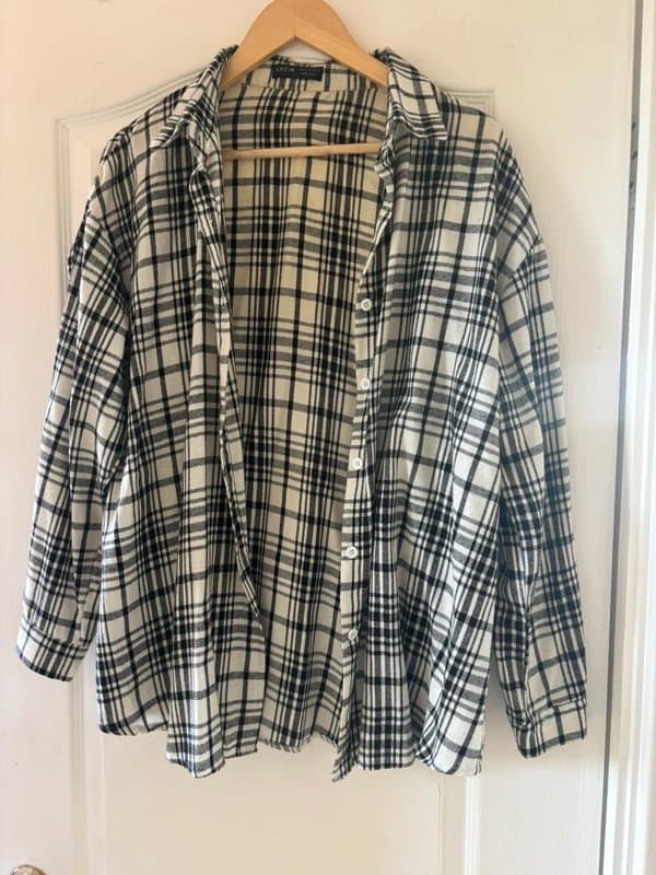 Shein SHEIN Black and white checkered shirt size medium