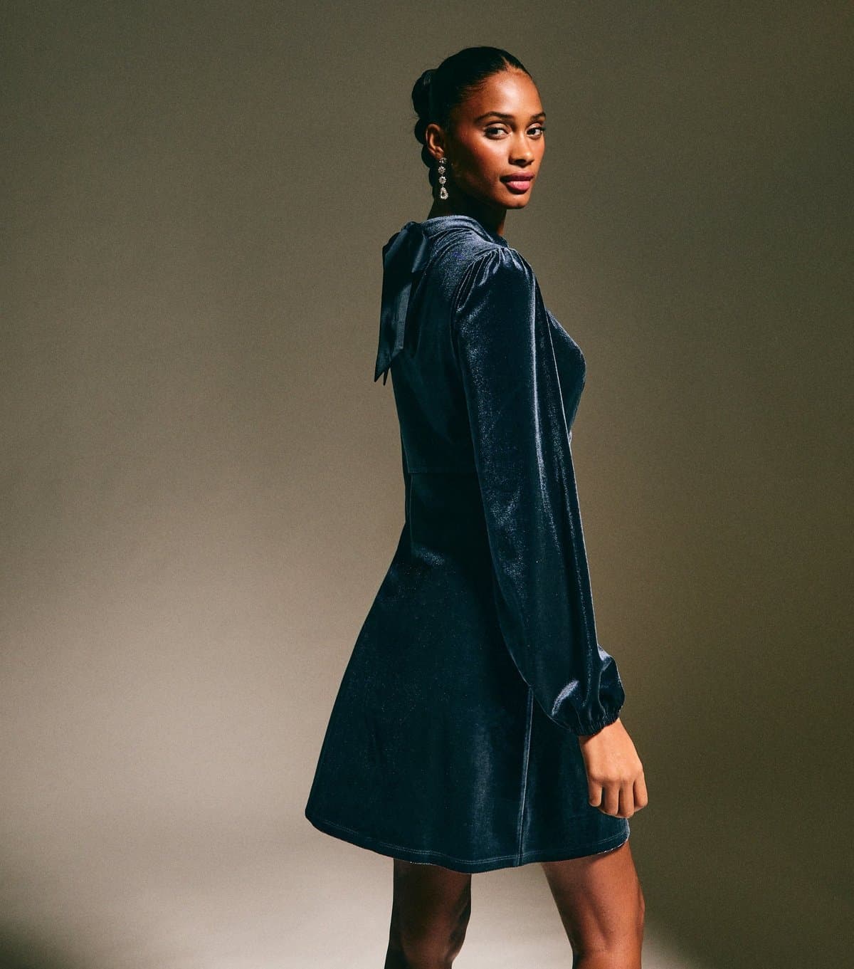 New Look Women's Navy Velvet Long Sleeve Mini Dress New Look