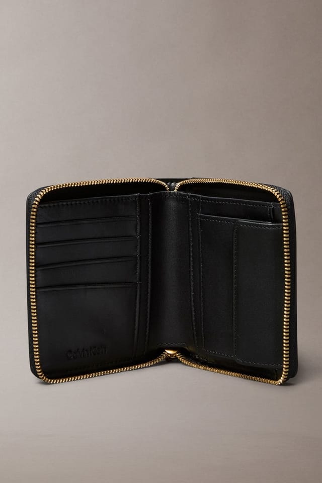 Calvin Klein Calvin Klein Women's Hardware Square Zip Around Black - 2