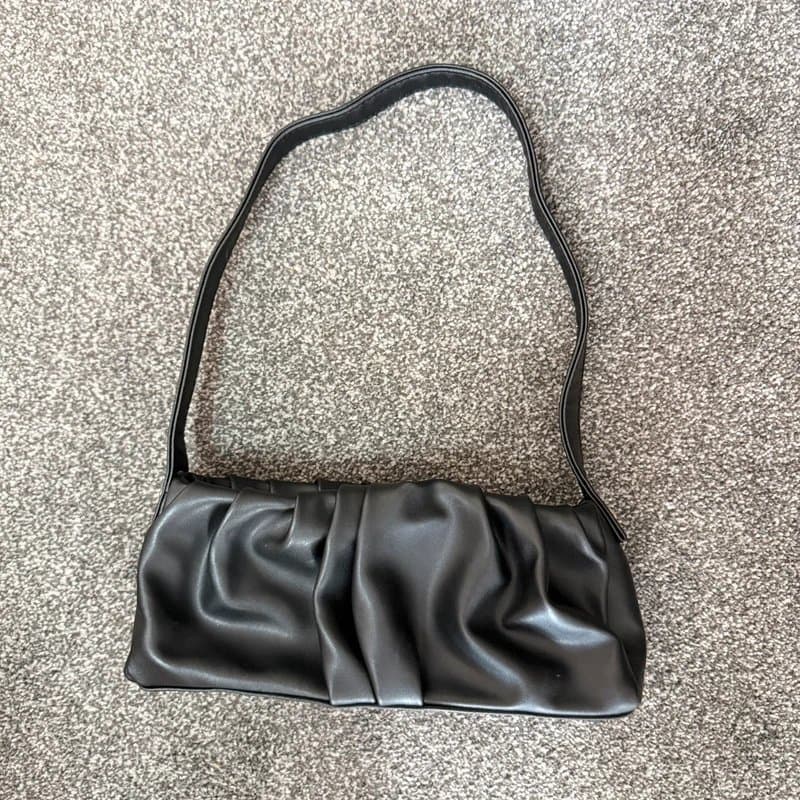 ASOS ASOS design black ruched baguette shoulder bag