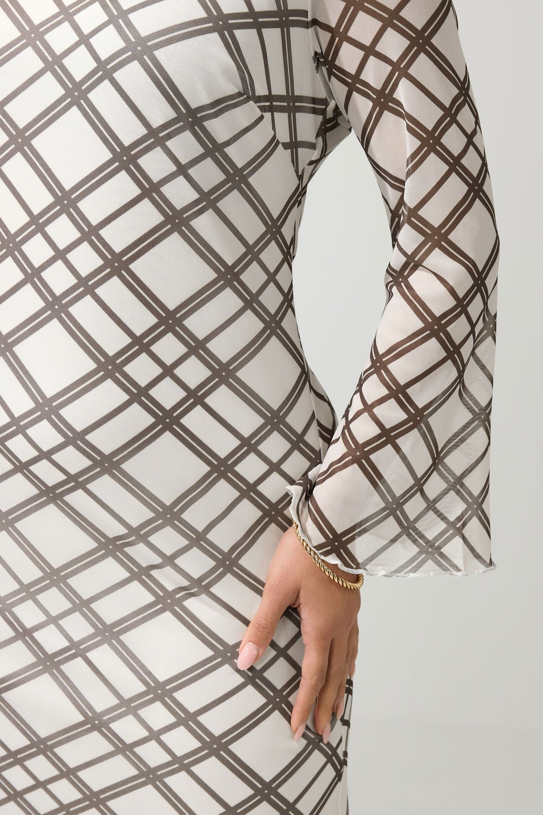 Yours Yours Women's Check Mesh Maxi Dress in Ivory - 4