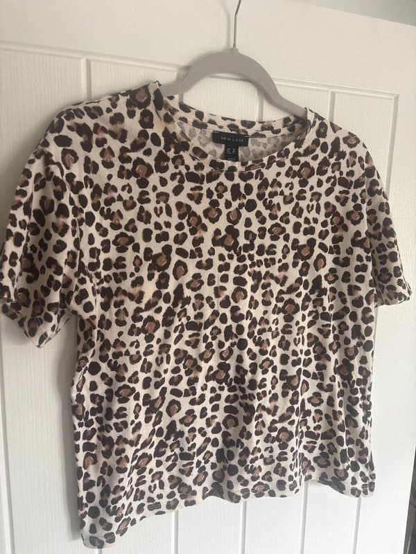 New Look Leopard print T-shirt size 10
