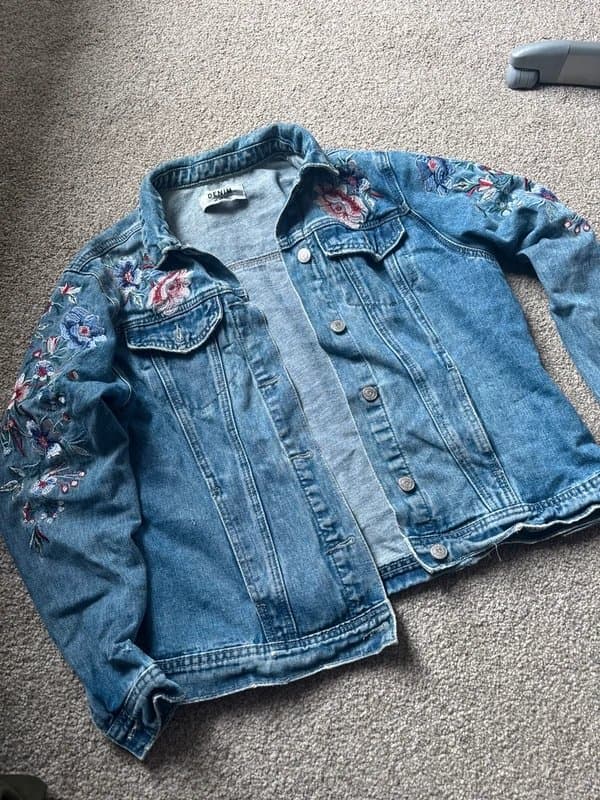 New Look New look floral embroidered denim jacket size 8