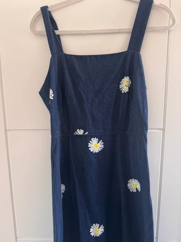 Never Fully Dressed Never Fully Dressed size 8 denim dress with daisy