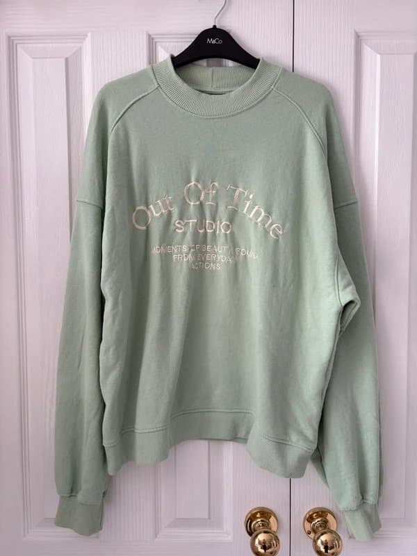 Bershka Green sweatshirt embroidered