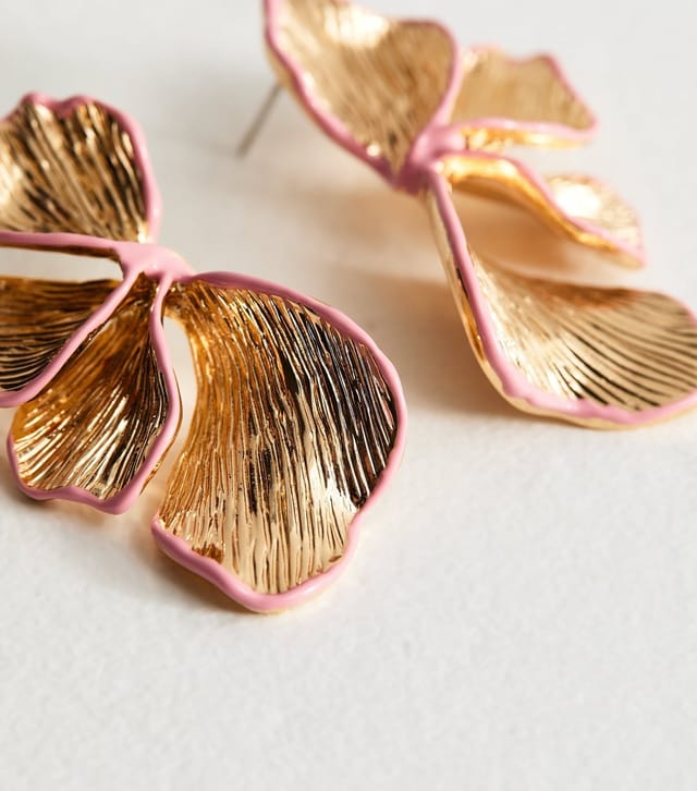 New Look Gold Tone Pink Textured Petal Stud Earrings New Look - 3