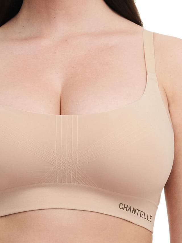Chantelle Chantelle Women's Smooth Comfort Wirefree Support Bra in Nude - 2