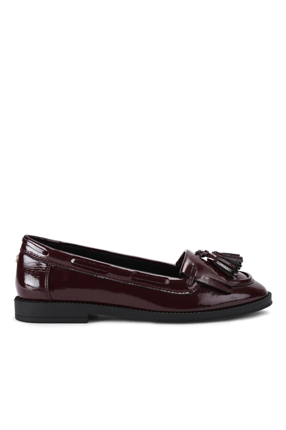 Carvela Carvela Women's 'Ambra' Patent Flats in Wine
