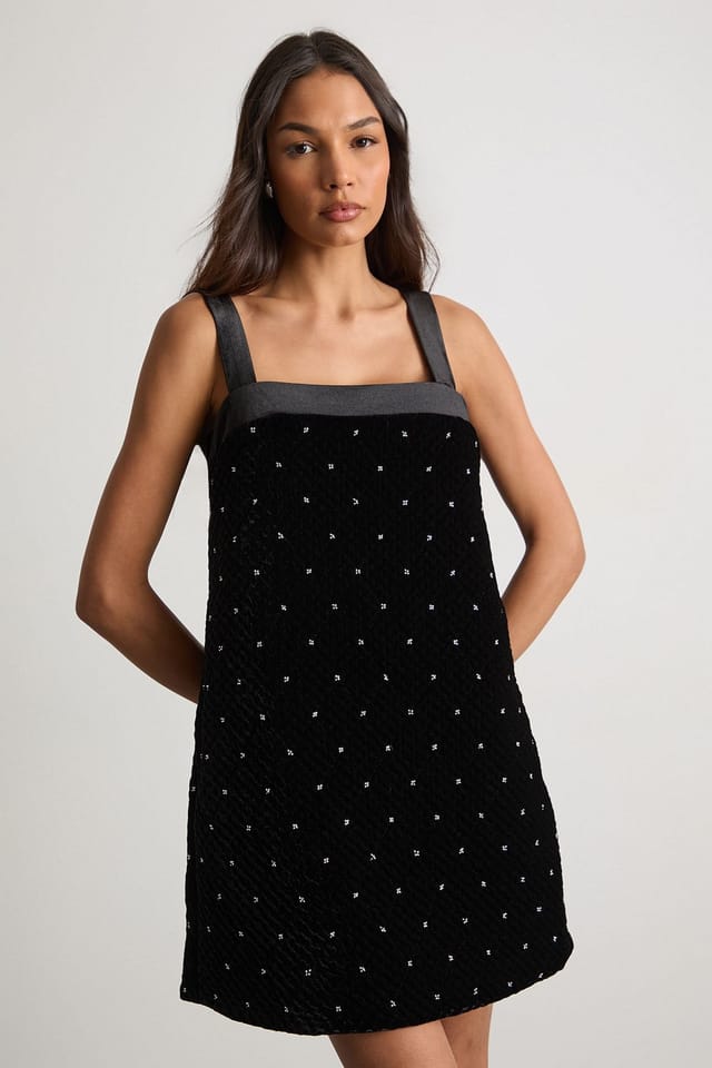 Warehouse Warehouse Women's Embellished Quilted Velvet Pinafore Dress in Black - 2