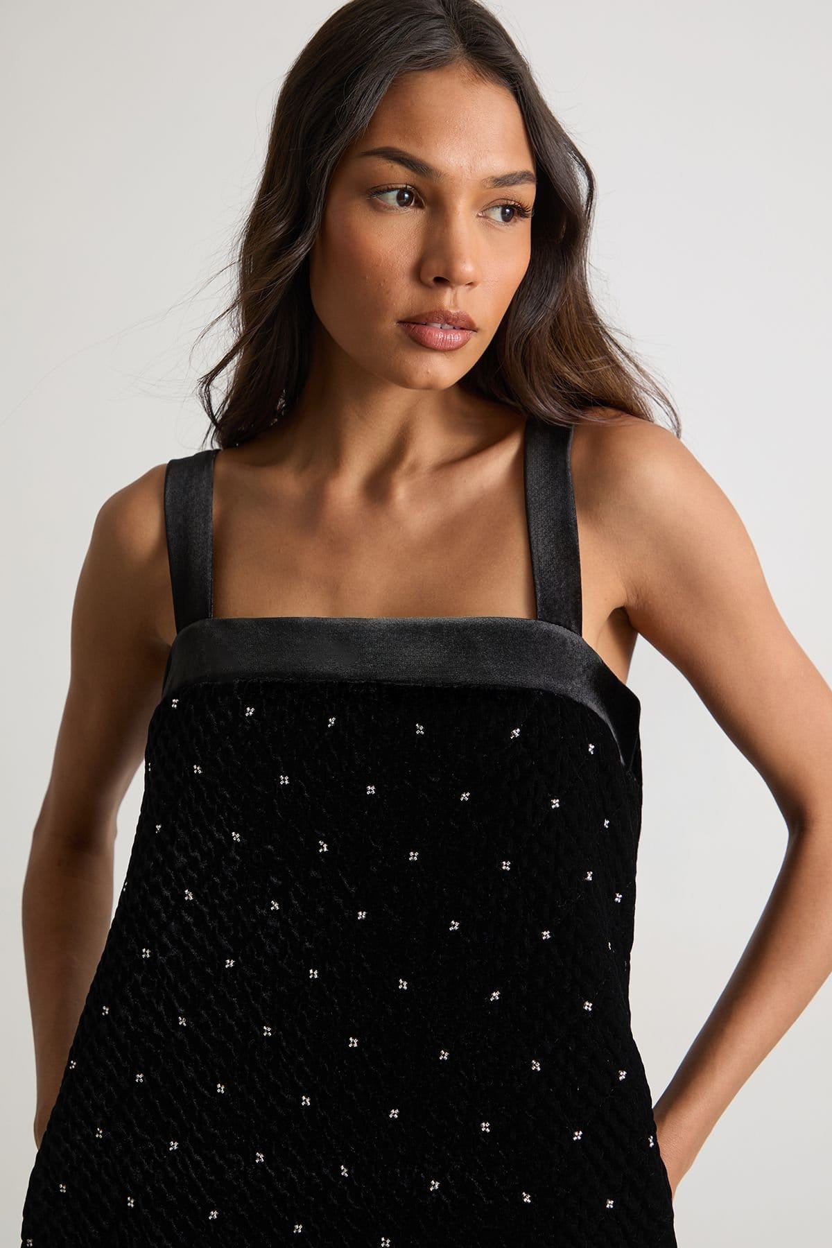 Warehouse Warehouse Women's Embellished Quilted Velvet Pinafore Dress in Black - 4