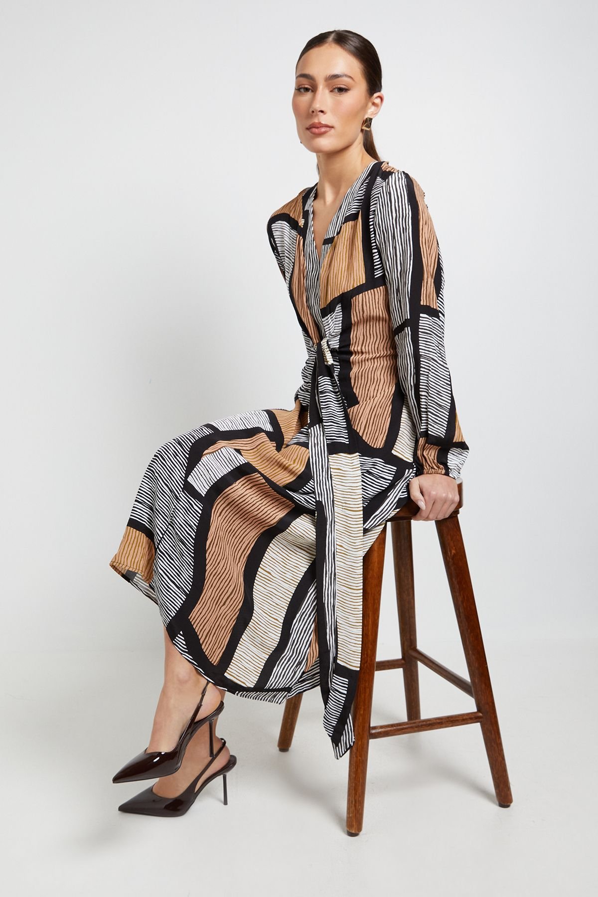 Principles Principles Women's Geo Tie Front Midi Dress in Neutral - 4