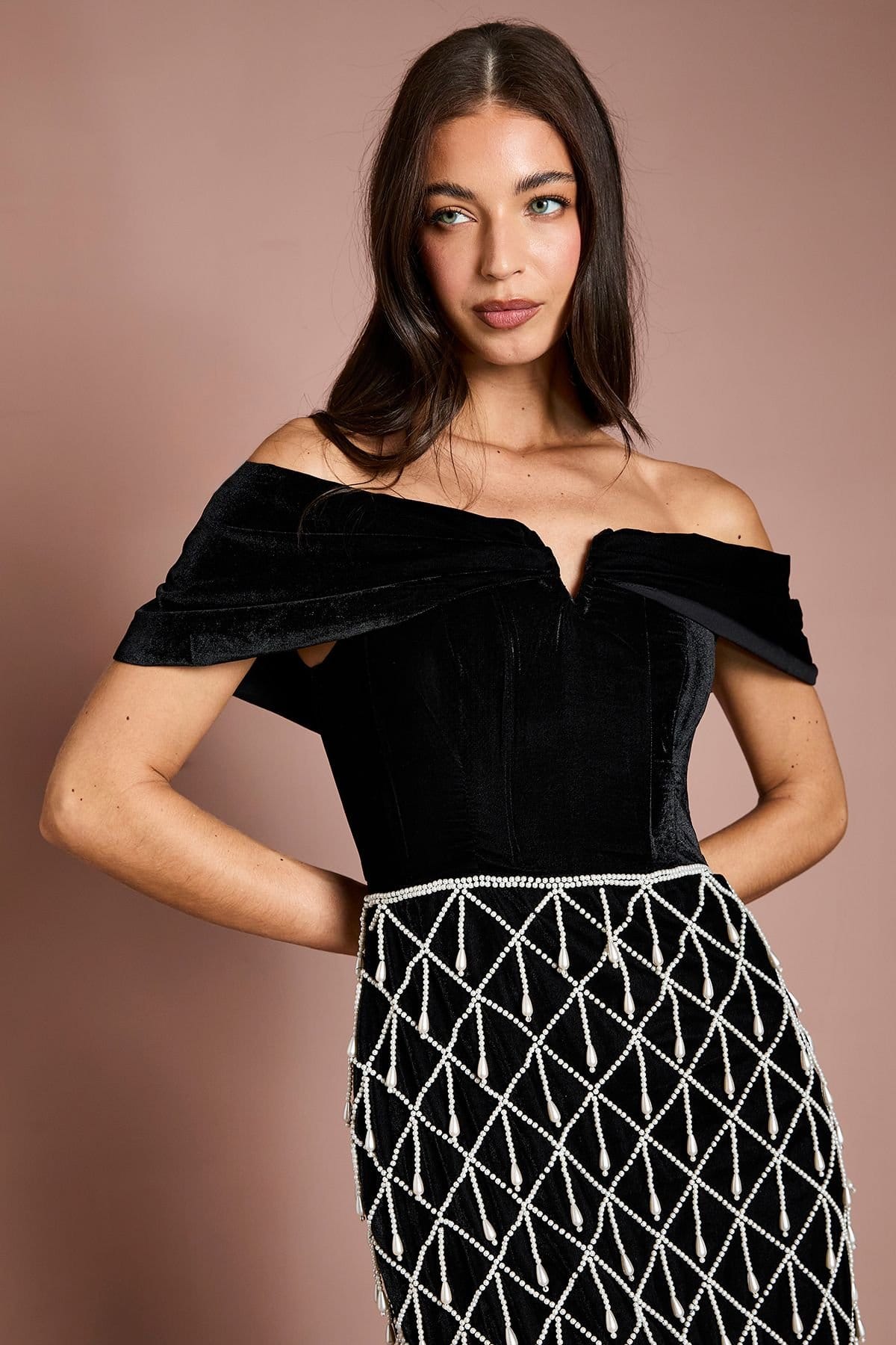 Coast Coast Women's Atelier Velvet Corset Pearl Embellished Maxi Dress in Black - 4