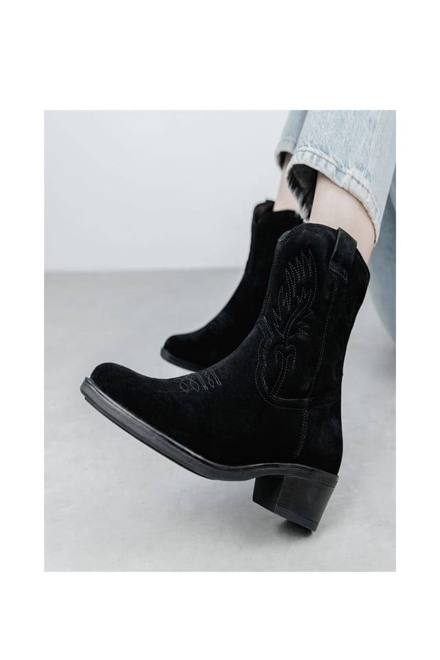 Moda In Pelle Moda In Pelle Women's 'Bletchley' Suede Ankle Boots in Black - 2