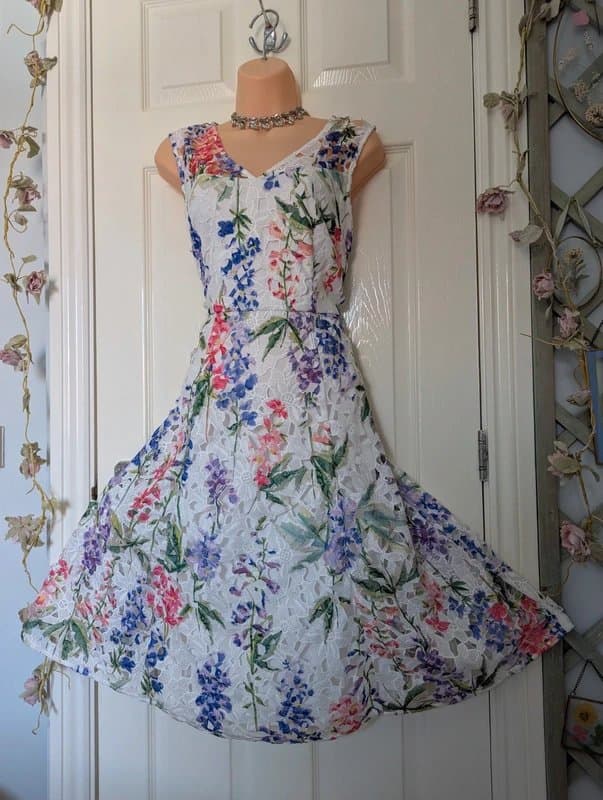 Phase Eight 🤍 Phase Eight Lonnie Beautiful Floral Cutaway Lace Fit & Flare Occasion Dress Size 12 🤍