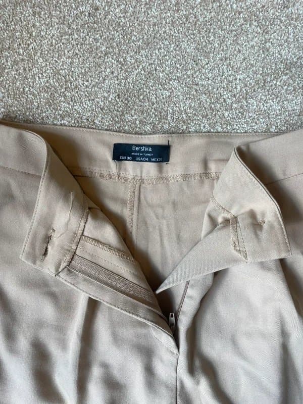 Bershka Bershka- Beige fitted trousers (36)