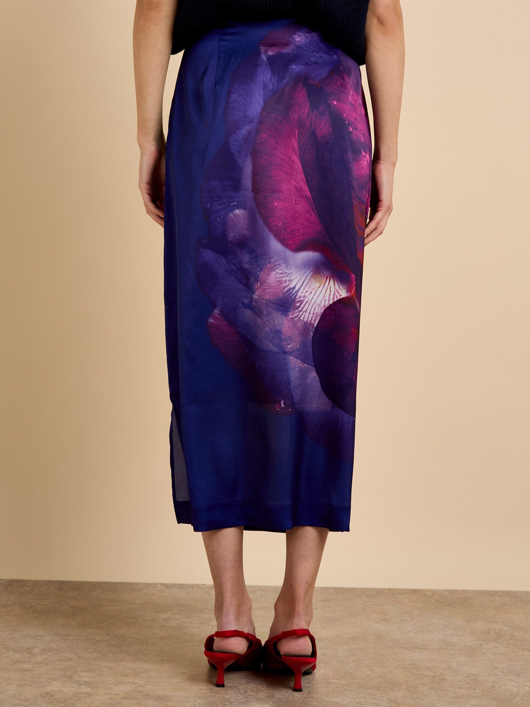 GWD by GEORGE W. DAVIES GWD by GEORGE W. DAVIES Women's GWD Jessie Floral Printed Midi Skirt in Purple - 3