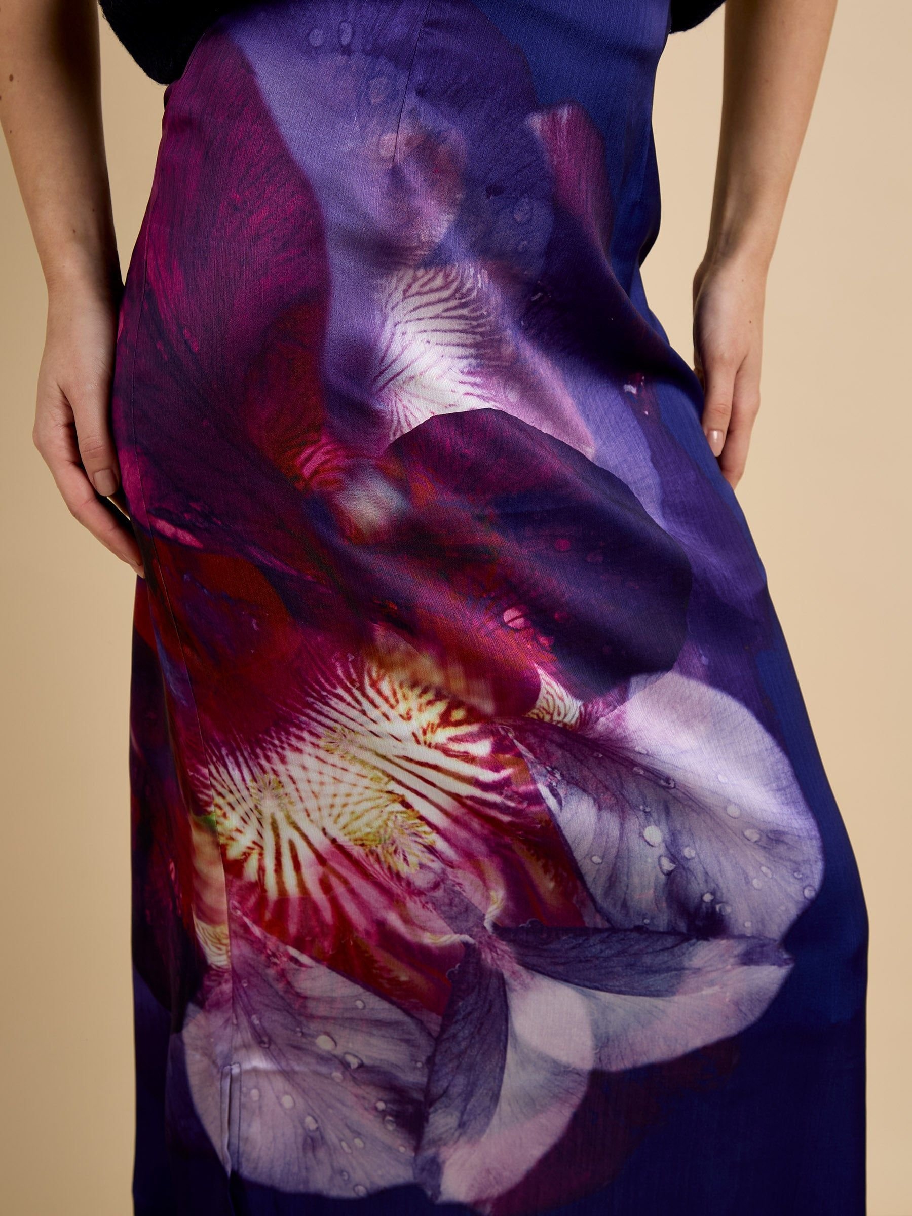 GWD by GEORGE W. DAVIES GWD by GEORGE W. DAVIES Women's GWD Jessie Floral Printed Midi Skirt in Purple - 4