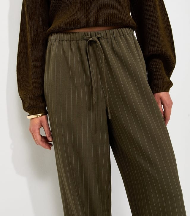 New Look Women's Green Pinstripe Tailored Wide Leg Trousers New Look - 2