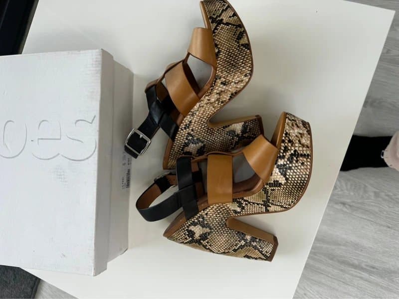 Topshop Topshop Tan and Black Wedge Style Sandals