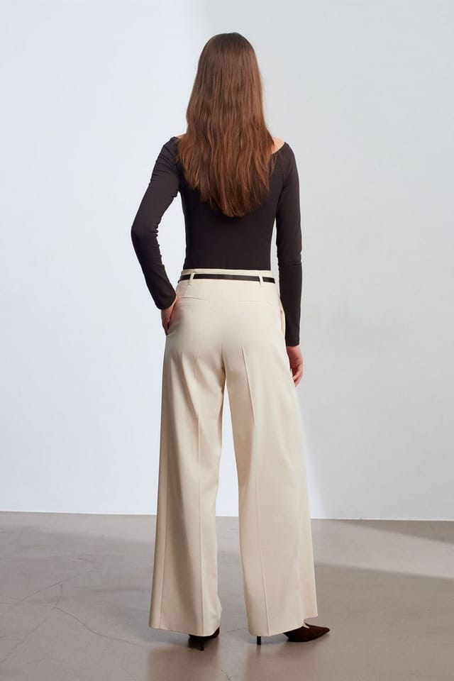 Dilvin Dilvin Women's Belted Wide-leg Crepe Trousers in Cream - 2