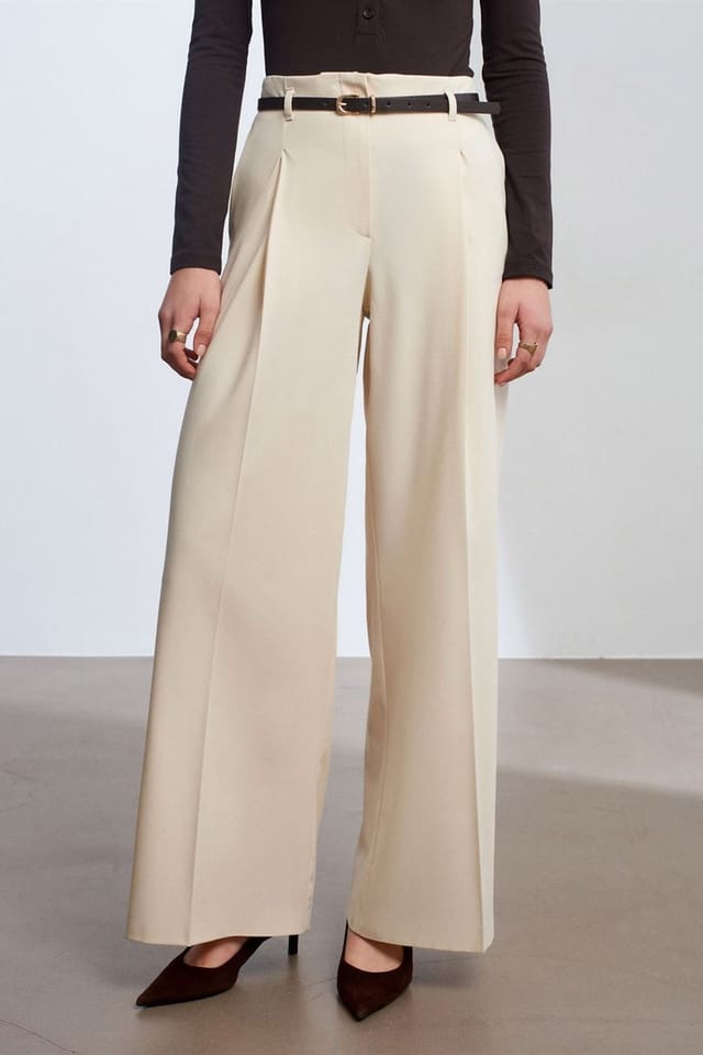 Dilvin Dilvin Women's Belted Wide-leg Crepe Trousers in Cream - 3