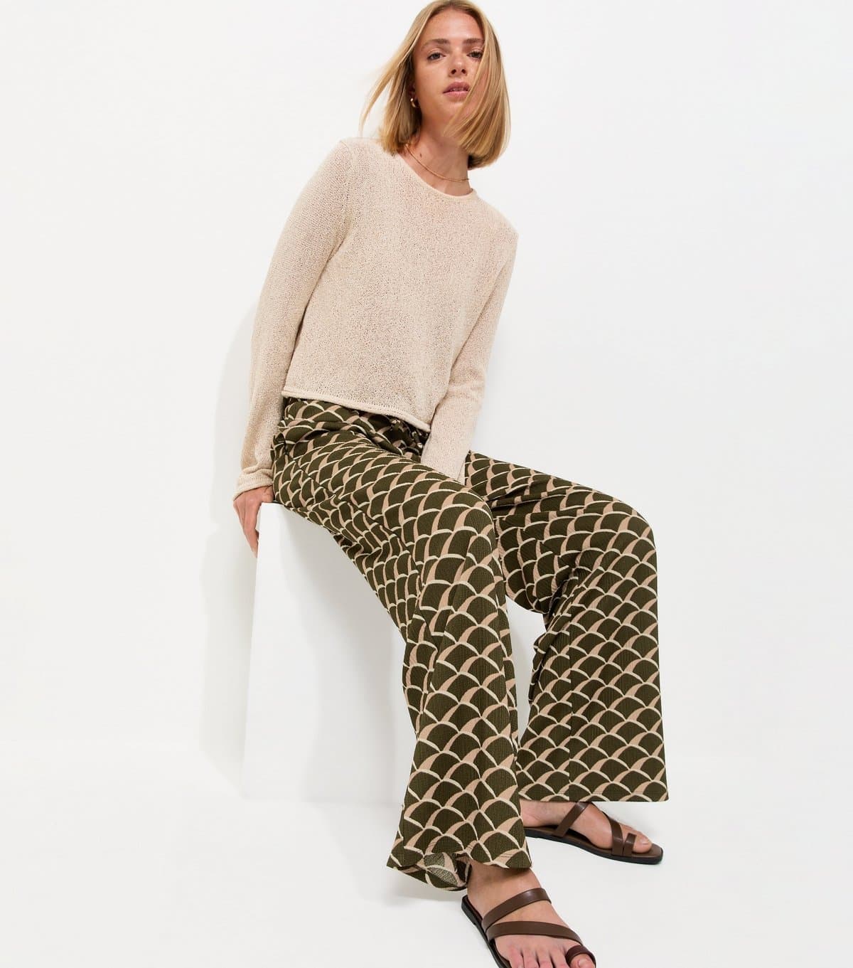 New Look Women's Green Crinkle Texture Geometric Print Wide Leg Trousers New Look