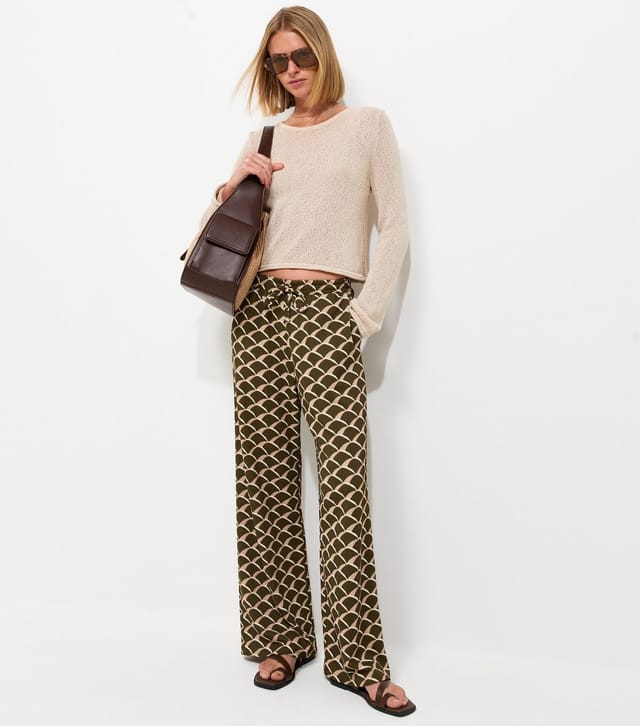 New Look Women's Green Crinkle Texture Geometric Print Wide Leg Trousers New Look - 2