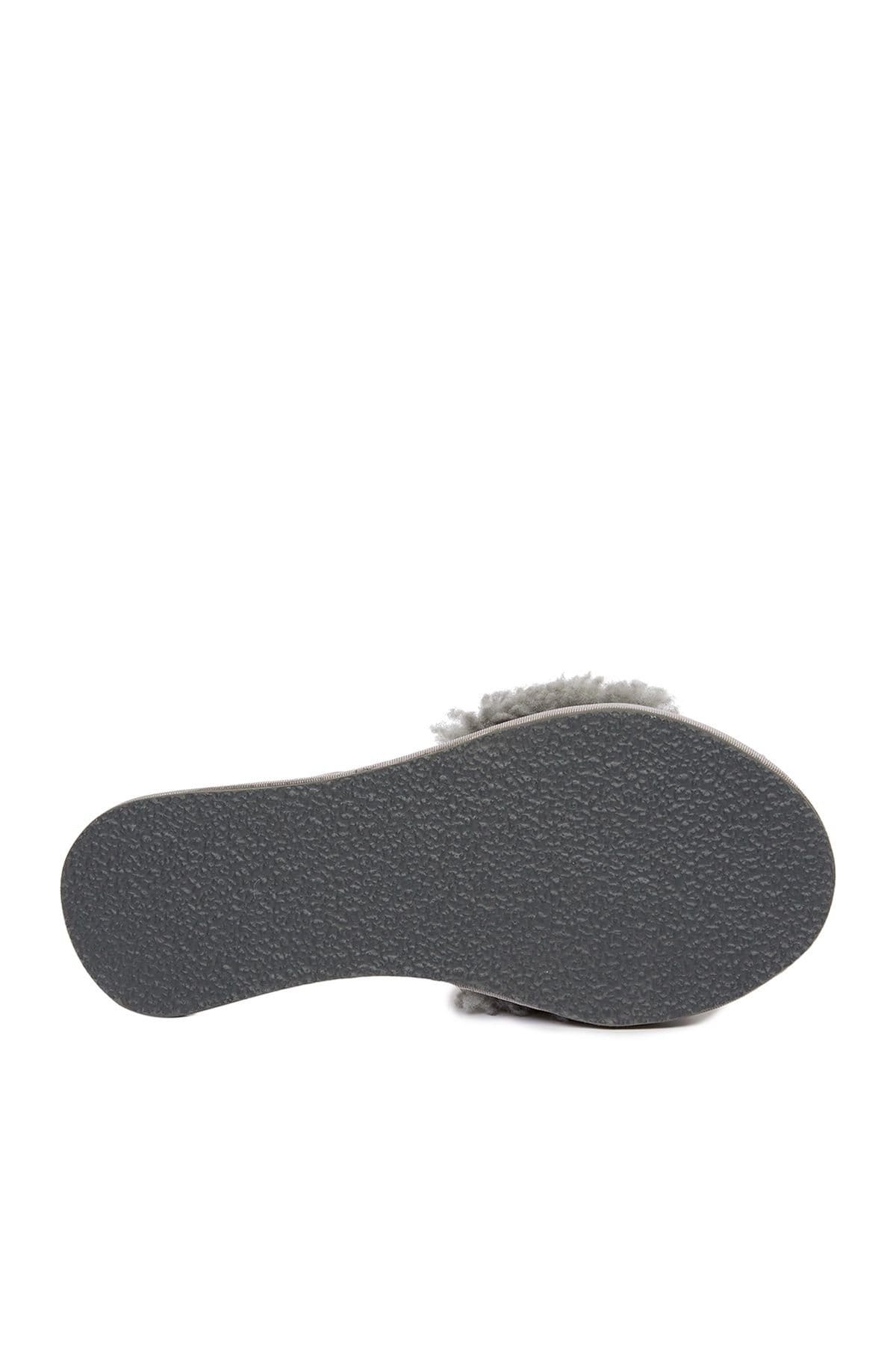 Celtic & Co Celtic & Co Women's Sheepskin Slides in Light Grey - 4